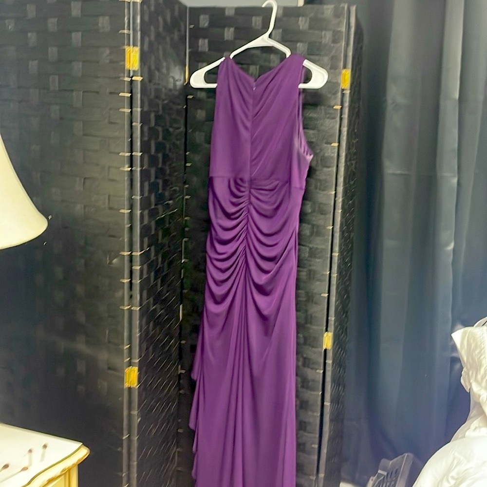Formal gown - Picture 3 of 3
